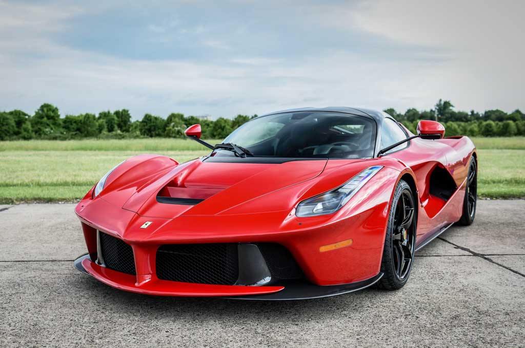 Ferrari sebutkan penggunaan transmisi manual sudah tidak cocok dengan performa dan teknologi mobilnya saat ini. Ferrari