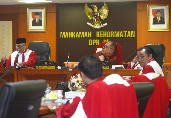 MKD Proses Laporan terhadap Ruhut Sitompul