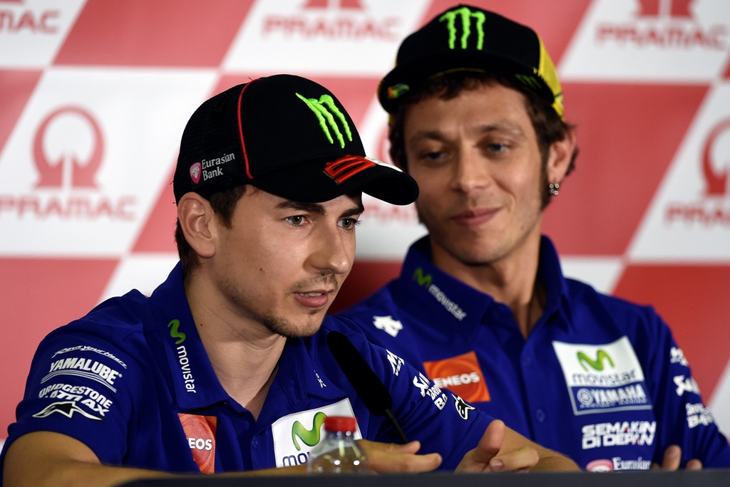 Jorge Lorenzo dan Valentino Rossi (Foto: AFP)