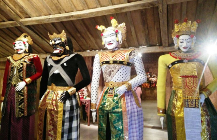 Peserta WCF 2016 Terpukau Ribuan Topeng di Rumah Topeng dan Wayang Setia Dharma