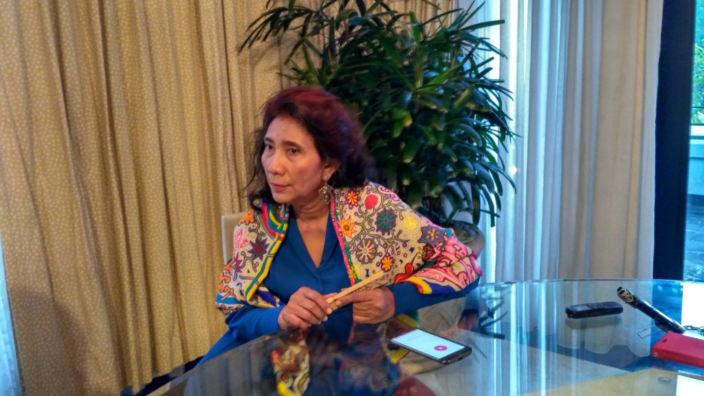 Menteri Kelautan dan Perikanan Susi Pudjiastuti saat melayani wawancara di Yogyakarta, Senin (10/10/2016). (Metrotvnews.com/Patricia Vicka)