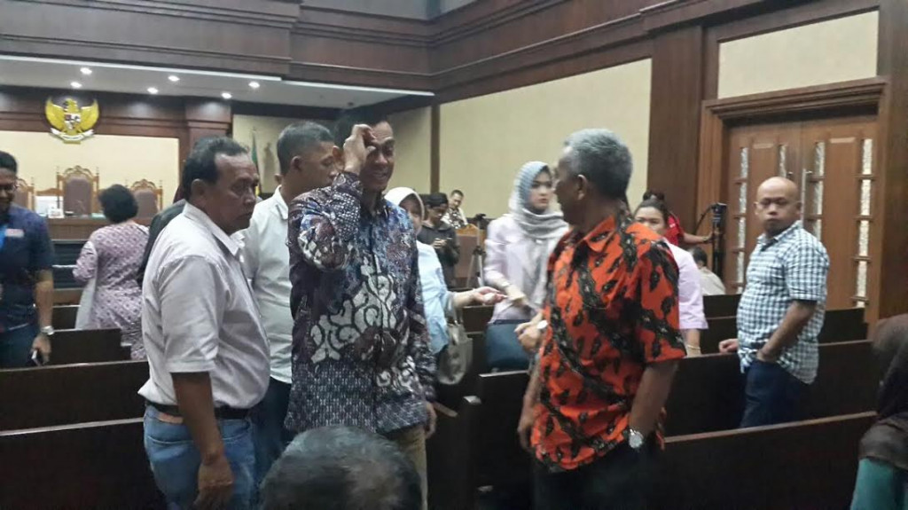Terdakwa kasus korupsi Sanusi mengenakan batik seharga Rp5 juta. Foto: Metrotvnews.com/Yogi Bayu Aji