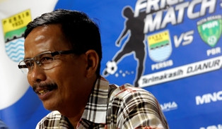 Djanur Curhat Gara-Gara Performa Persib Tak Konsisten