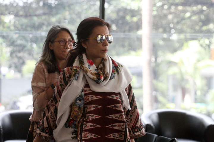 KPK Periksa Ajudan dan Istri Irman Gusman