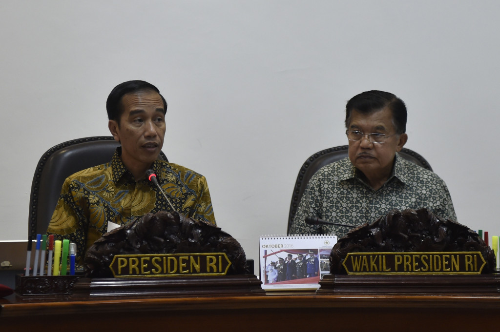  Presiden Joko Widodo memimpin rapat kabinet terbatas tentang efektivitas belanja pendidikan dan kesehatan, Rabu 5 Oktober 2016. Antara Foto/Puspa Perwitasari