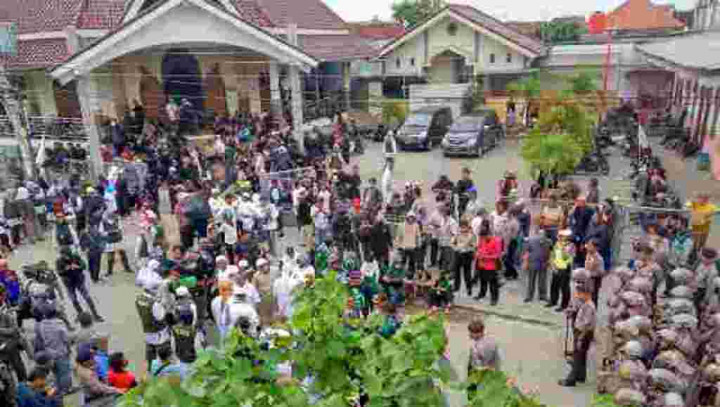 Peringatan Asyura Ditentang Warga, Polisi Siaga