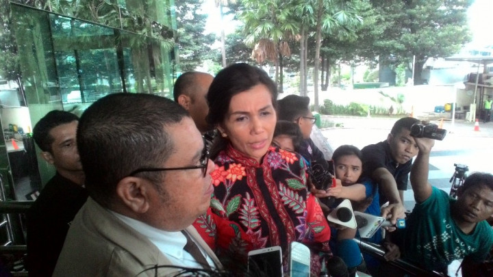 Istri Irman Gusman Dicecar Soal Penangkapan Suaminya