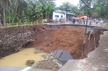 Pemerintah Pusat Bangun Kembali Jembatan Ambles di Banjar dan Pangandaran