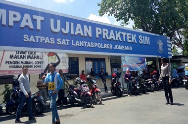 Pemohon SIM Bisa Lulus Ujian tanpa Harus Bayar Calo