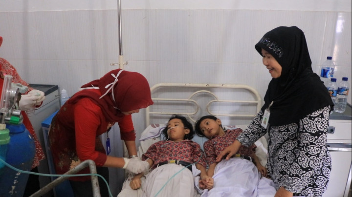 Belasan Siswa SD di Kudus Keracunan Keripik Pare