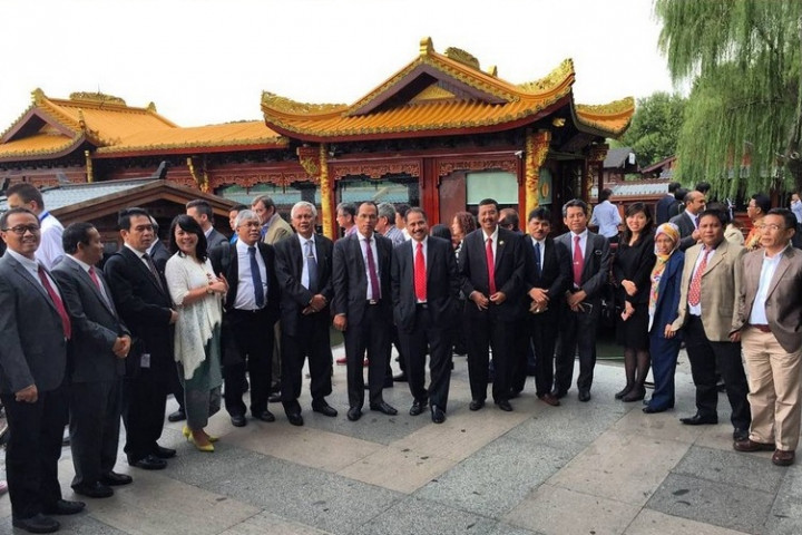 Membayangkan Tepian Hu Toba dari Sudut Xi Hu