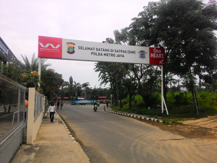 Urus SIM di Satpas Ditlantas PMJ Bertarif Resmi Rasa Calo