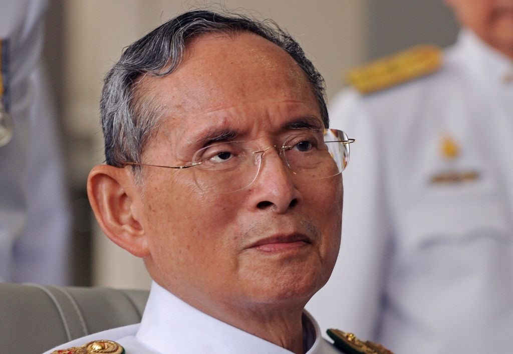Raja Bhumibol Aduljadey, sangat disayang oleh rakyat Thailand (Foto: AFP)