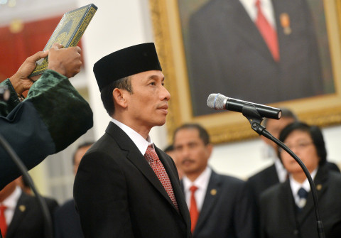 Wamen ESDM Arcandra Tahar mengucapkan sumpah jabatan saat