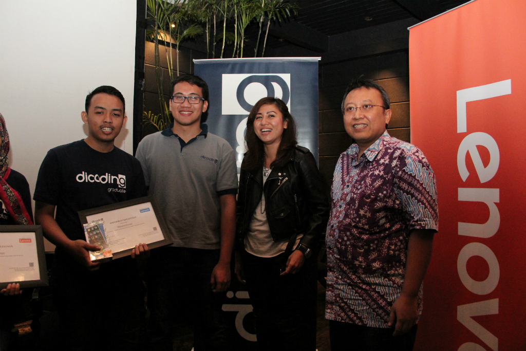 Lenovo Dicoding Academy menyalurkan beasiswa sebesar Rp100 juta kepada pengembang Indonesia.