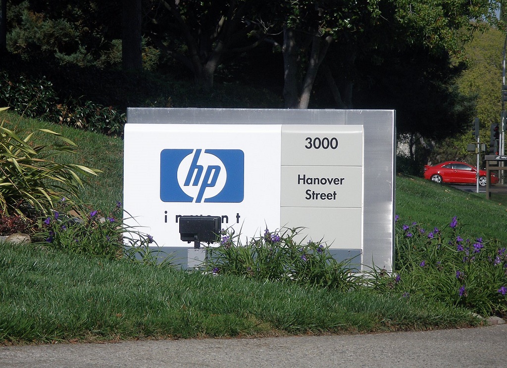 HP berencana untuk memecat ribuan karyawannya. (Wikipedia)