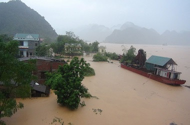Sebelas Orang Tewas dalam Banjir di Vietnam