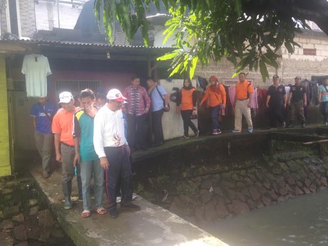 Pembersihan Kali Induk, Djarot Khawatirkan Bangunan di Tepian Sungai