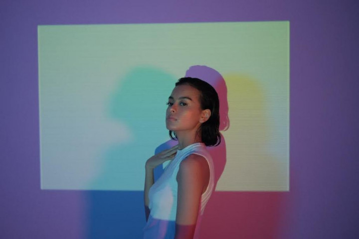 Eva Celia Rilis Video Musik Singel Against Time