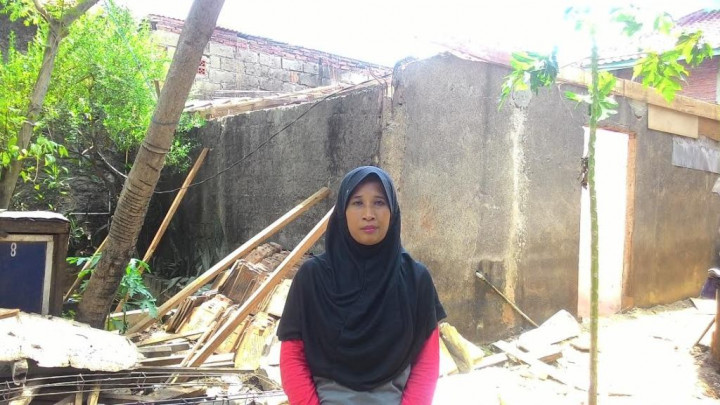 Mimpi Cholilah Kuliahkan Sang Anak