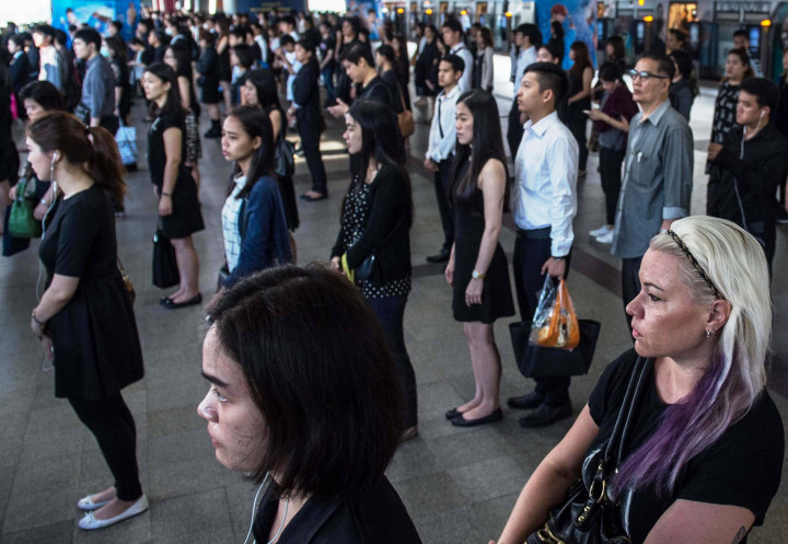 Thailand 'Krisis' Pakaian Hitam