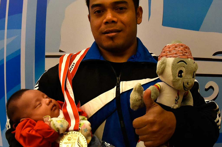 Atlet Angkat Berat Jabar Rebut Emas 59 Kg Putra