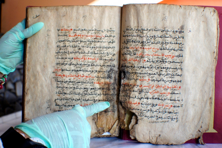 Aksara Pegon dan Identitas Islam Indonesia