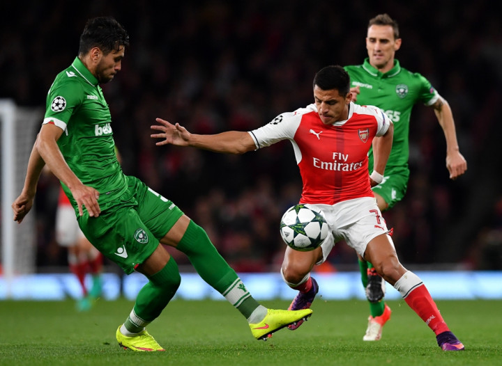 Arsenal Bungkam Ludogorets Hingga Turun Minum