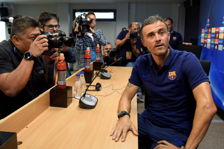 Enrique Nilai Kemenangan Barcelona karena Kesalahan City