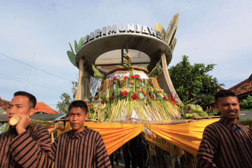 Barikan Kubro Karimunjawa, Tradisi Sambut Musim Angin Barat