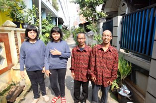 Uniknya Kampung Kembar