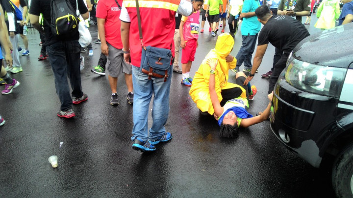 Peserta Asal Singapura Tertabrak Ambulans ketika Mengikuti Jakarta Marathon 2016