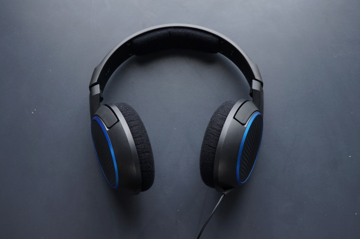 HD 451, Bass Bertenaga dan Harga Kompetitif