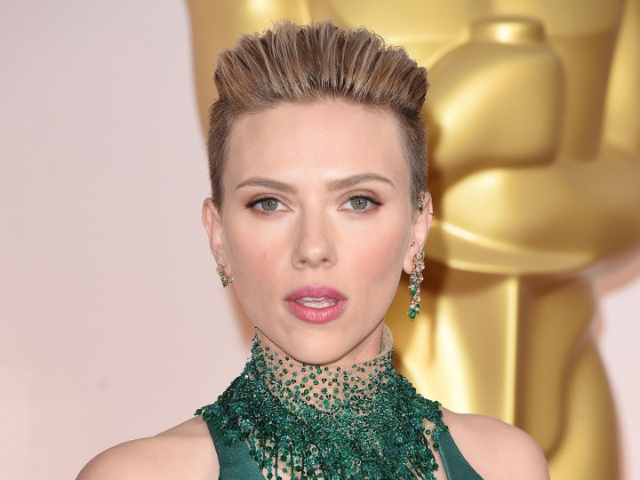 Scarlett Johansson Buka Toko Popcorn di Paris