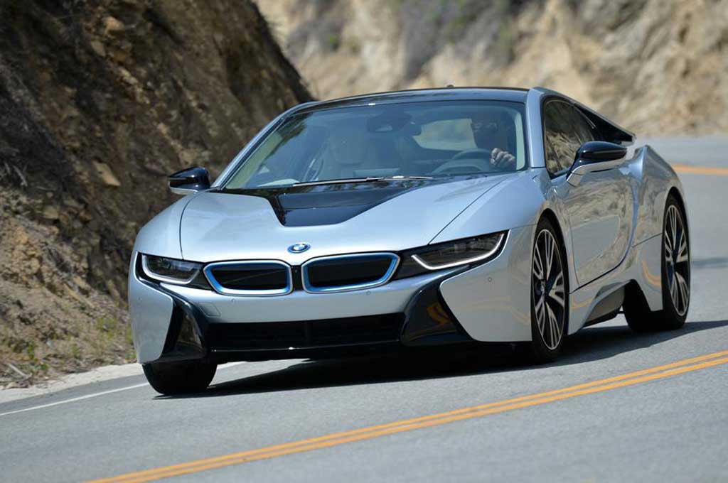 BMW i8 menawarkan berkendara dengan gaya namun tetap ramah lingkungan. Hearst Communications