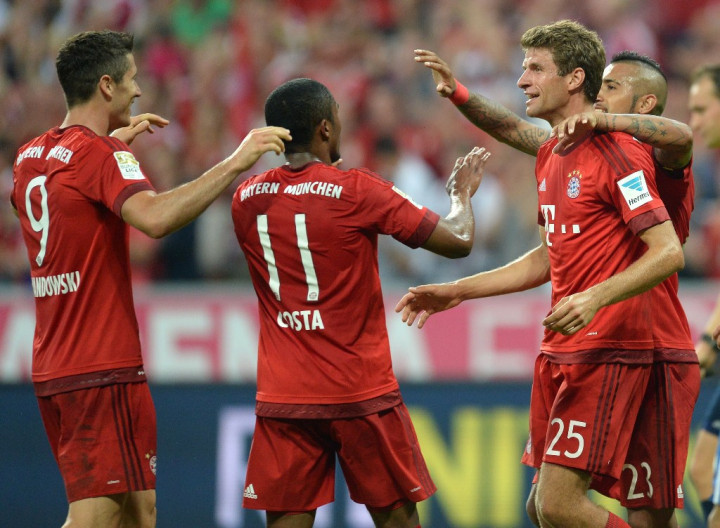 <i>Starting Line Up</i> Muenchen v Augsburg