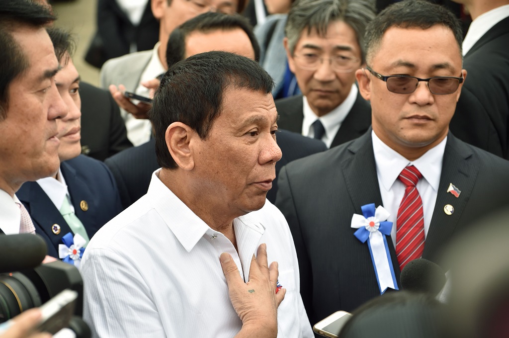 Presiden Filipina Rodrigo Duterte dalam kunjungannya di Yokohama, Jepang, 27 Oktober 2016. (Foto: AFP/KAZUHIRO NOGI)