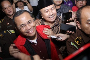<i>Curhat</i> Dahlan Iskan Sesaat Sebelum Ditahan