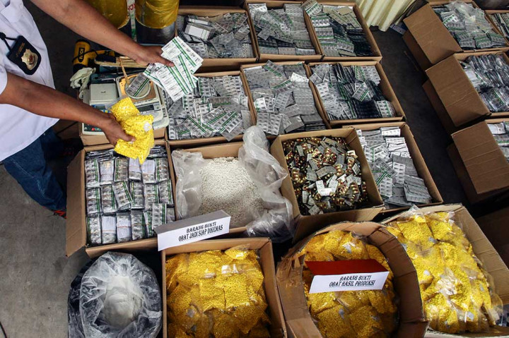 Polisi Bongkar Peredaran Obat Palsu di Cakung