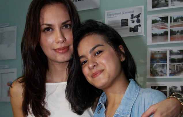 Eva Celia Dukung Sang Ibu Jadi Jubir Ahok