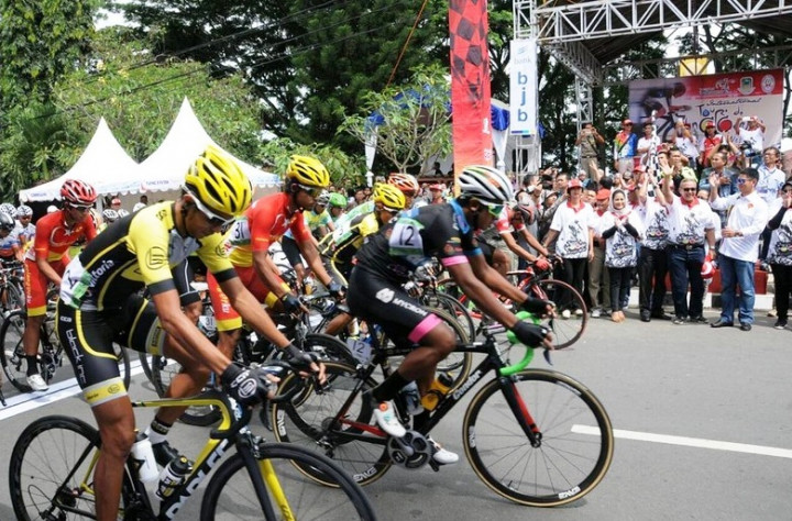 Spirit Angklung Inspirasi Tour de Linggarjati 2016