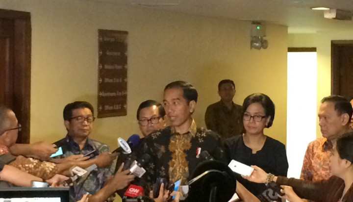 Jokowi: Masih Ada Orang Indonesia Menabung di Bawah Bantal hingga Rp1 Triliun