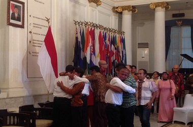 Tangis Keluarga Sambut Kedatangan Empat WNI Eks Sandera Somalia