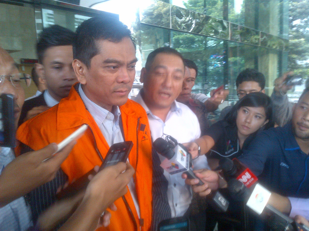 Mantan Ketua Komisi D DPRD DKI Jakarta Mohamad Sanusi usai menjalani pemeriksaan di gedung KPK, Jakarta, Sabtu (2/4). Foto: MTVN/M Rodhi Aulia