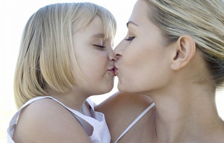 Kebiasaan Ini Sebabkan Karies Gigi Pada Anak