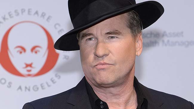 Pemeran Batman Bantah Idap Kanker