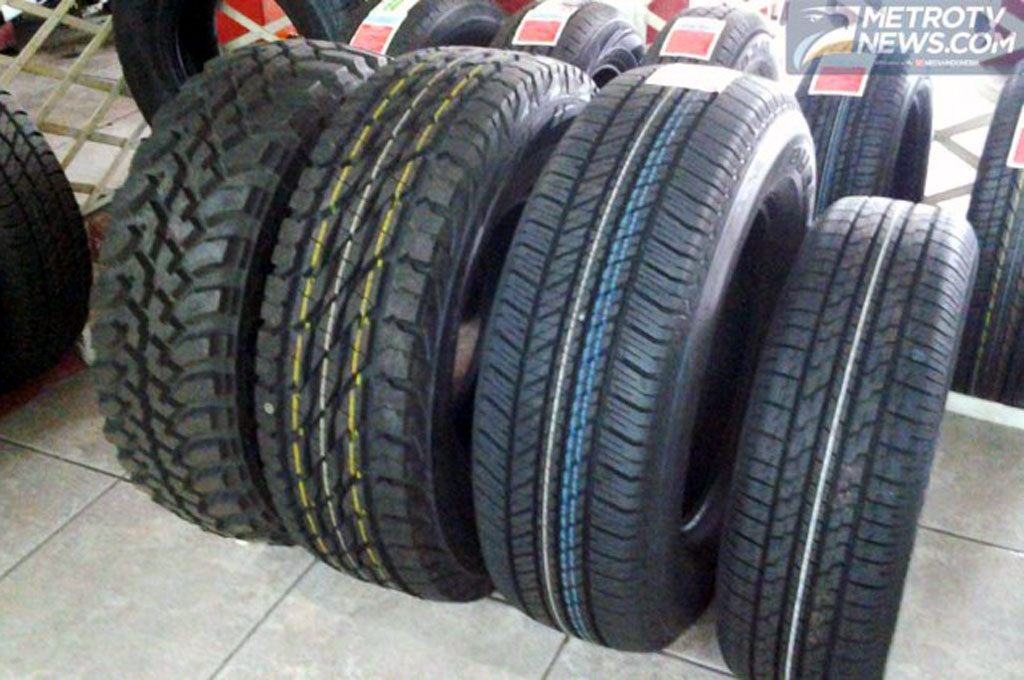 Kenali sebelum mengganti ban mobil. MTVN/M. Bagus Rachmanto