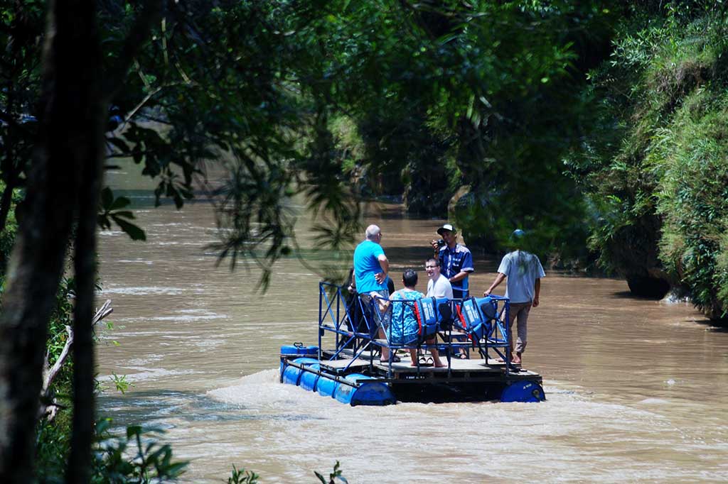Menikmati Wisata Susur Sungai Oya
