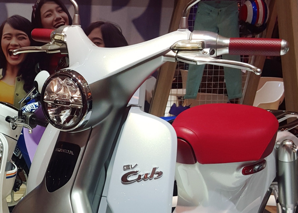 Honda Super Cub Matik Siap Diproduksi