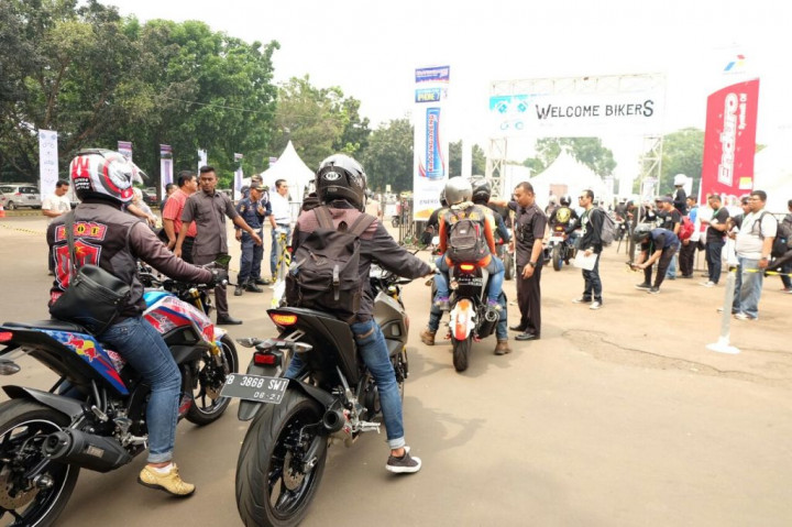 Komunitas Roda Dua Serbu MotoFest 2016
